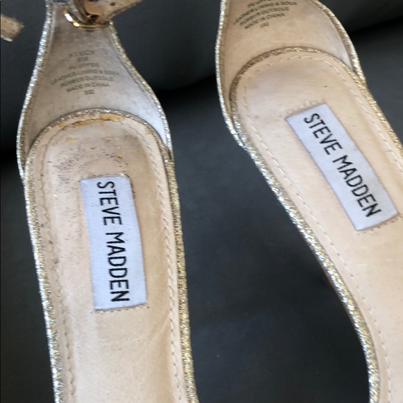 (Sold) Steve Madden Stecy Sandal Gold Glitter - Picture 7 of 8